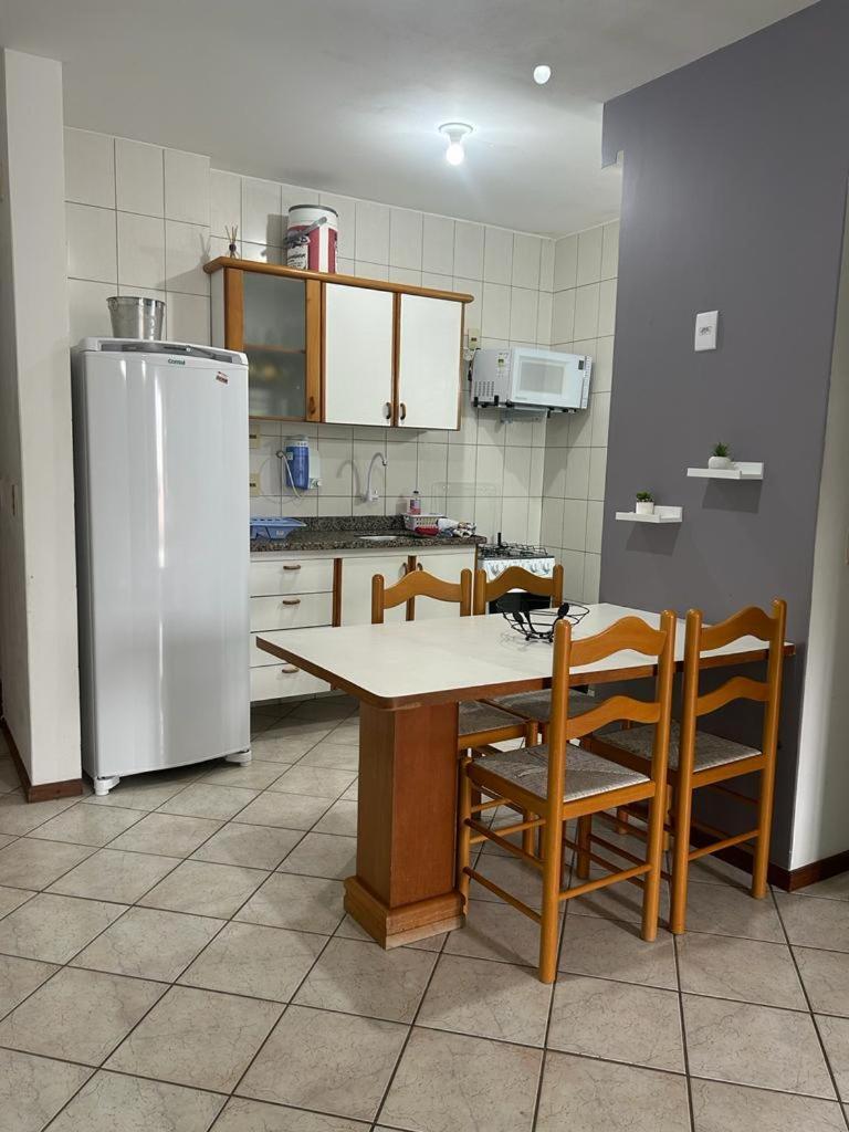 Apto Com Churrasqueira - 60 Metros Do Mar!!! Canasvieiras Florianópolis المظهر الخارجي الصورة